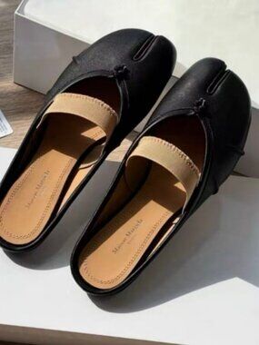 Maison Margiela Tabi Split Toe Flat Shoes